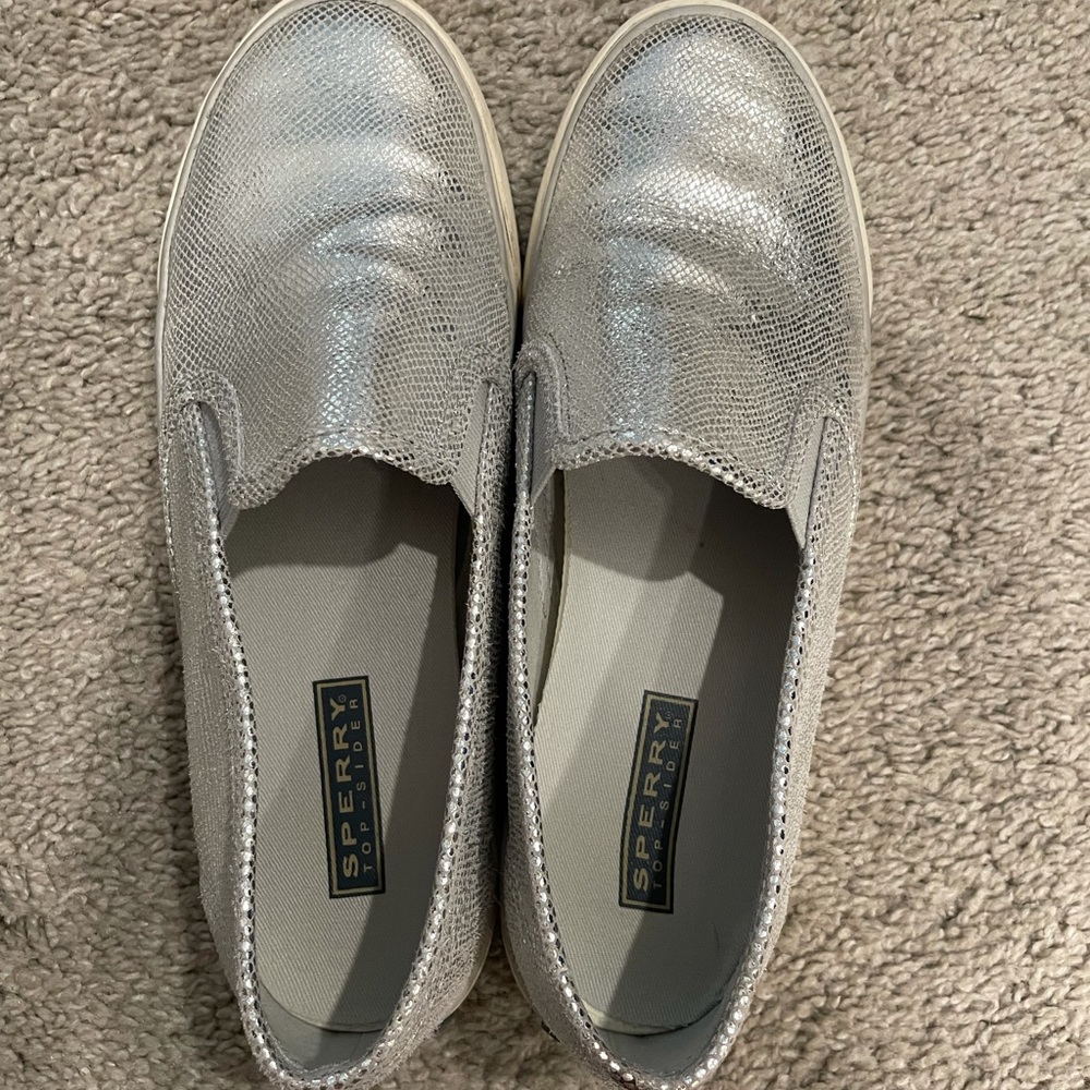 ✨ sperry flats! - Picture 3 of 8
